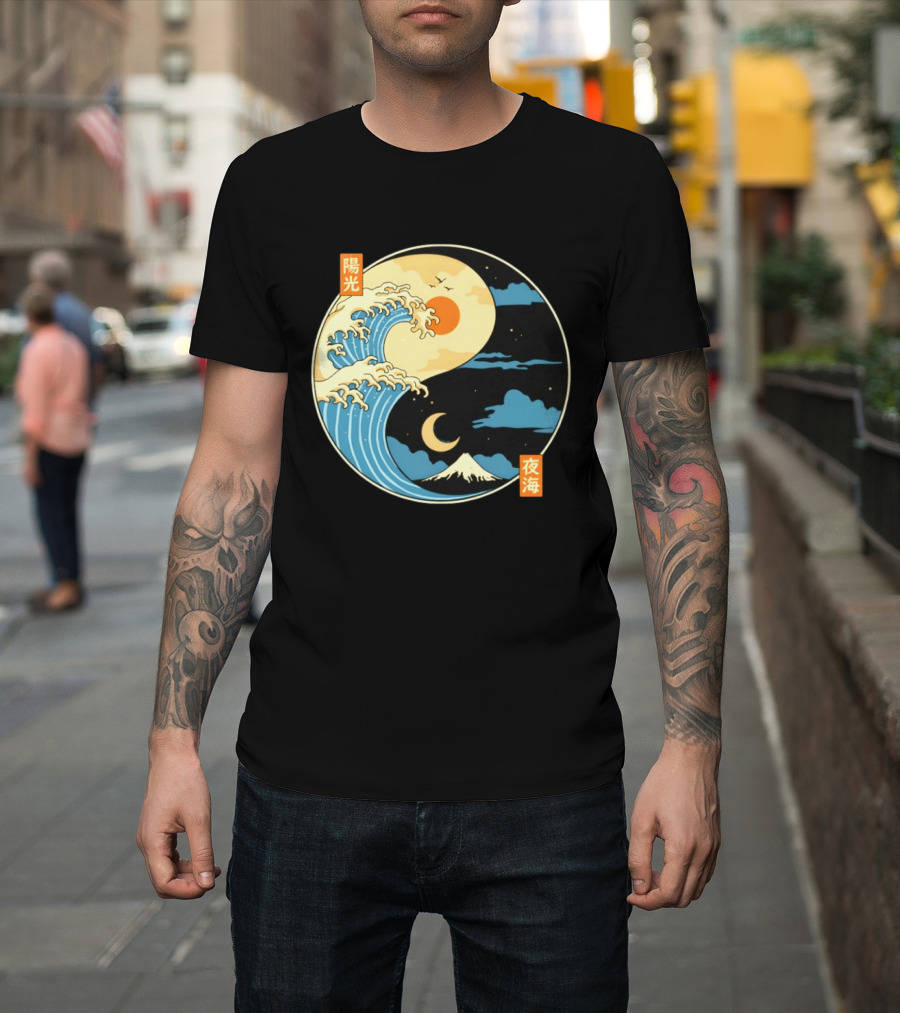 The Great Wave Off Kanagawa And Mount Fuji Yin Yang Sun And Moon Balance T-Shirt