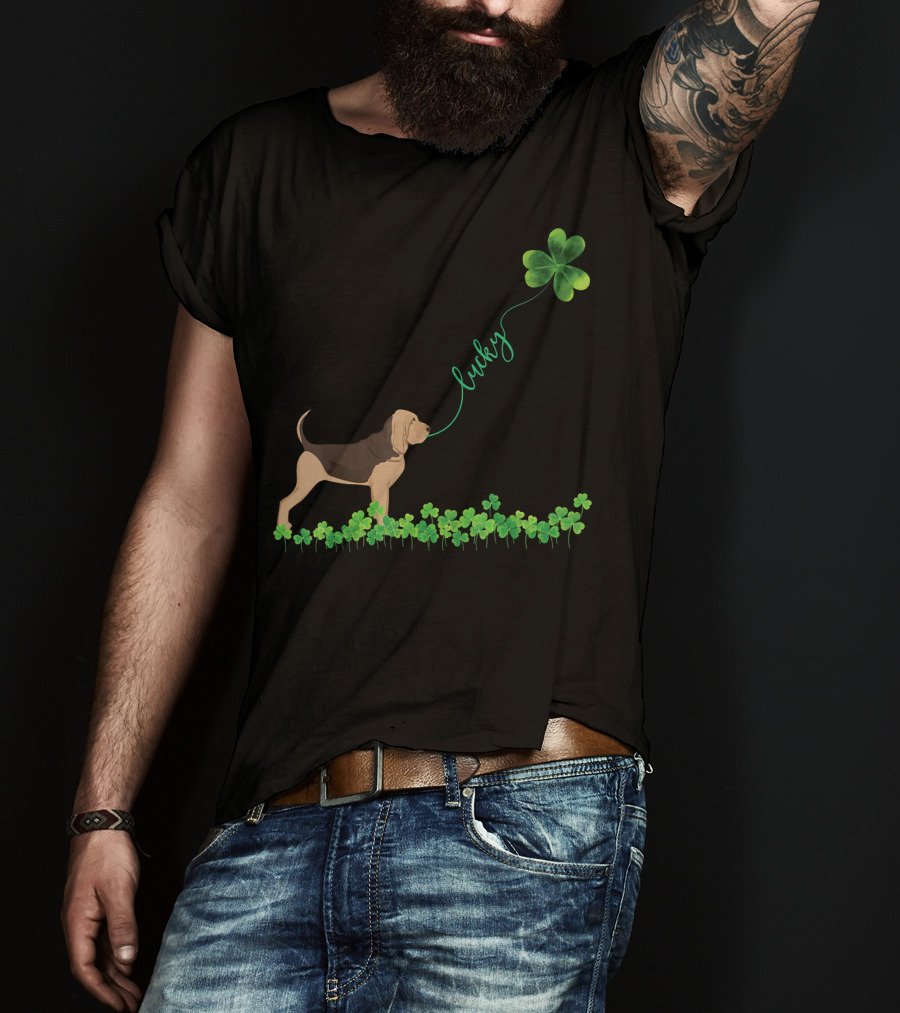 Lucky Bloodhound Dog With Shamrock St Patrick Day T-Shirt