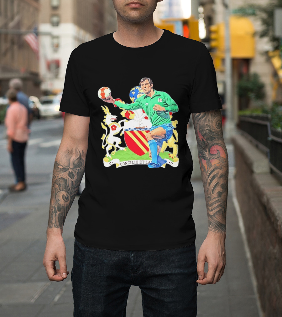 Joe Corrigan Manchester City Goalkeeper Concilio Et Labore Crest T-Shirt