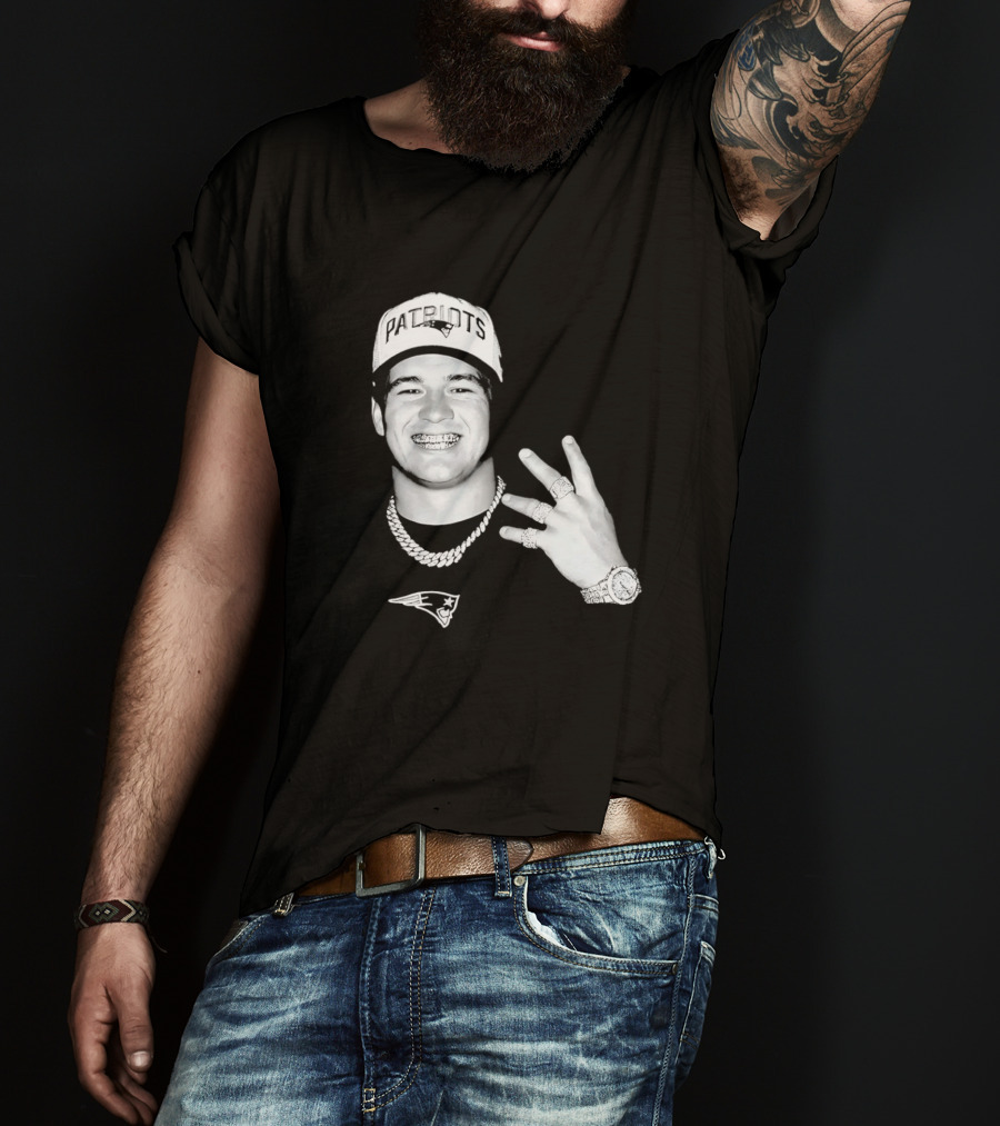 Drake Maye Patriots Cap Rings And Necklace T-Shirt