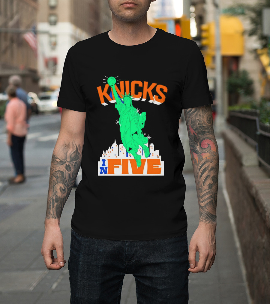 Knicks Statue Of Liberty Dunk In Five Basketball Cartoon Skyline T-Shirt