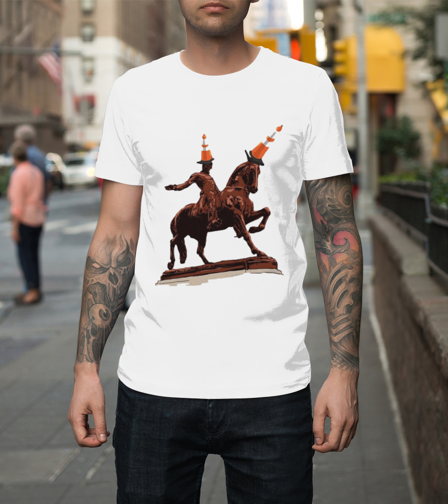 Duke Of Wellington Statue Cone Hat Glasgow Scottish T-Shirt