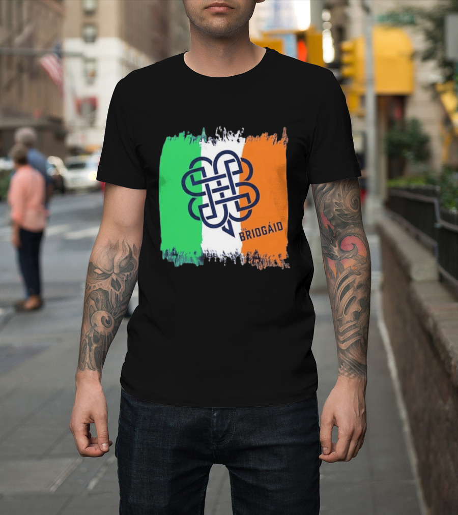 The Briogáid Celtic Knot Irish Flag T-Shirt