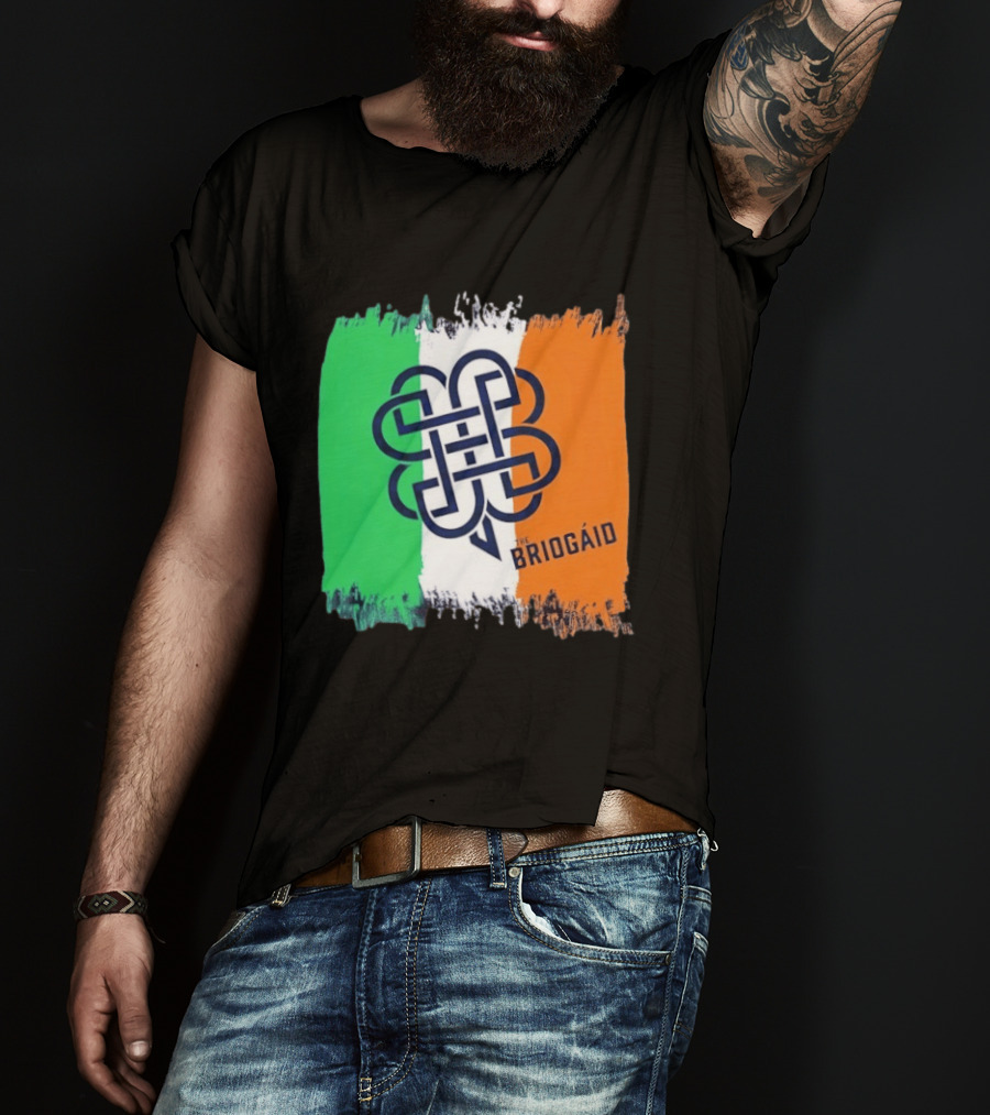 The Briogáid Celtic Knot Irish Flag T-Shirt