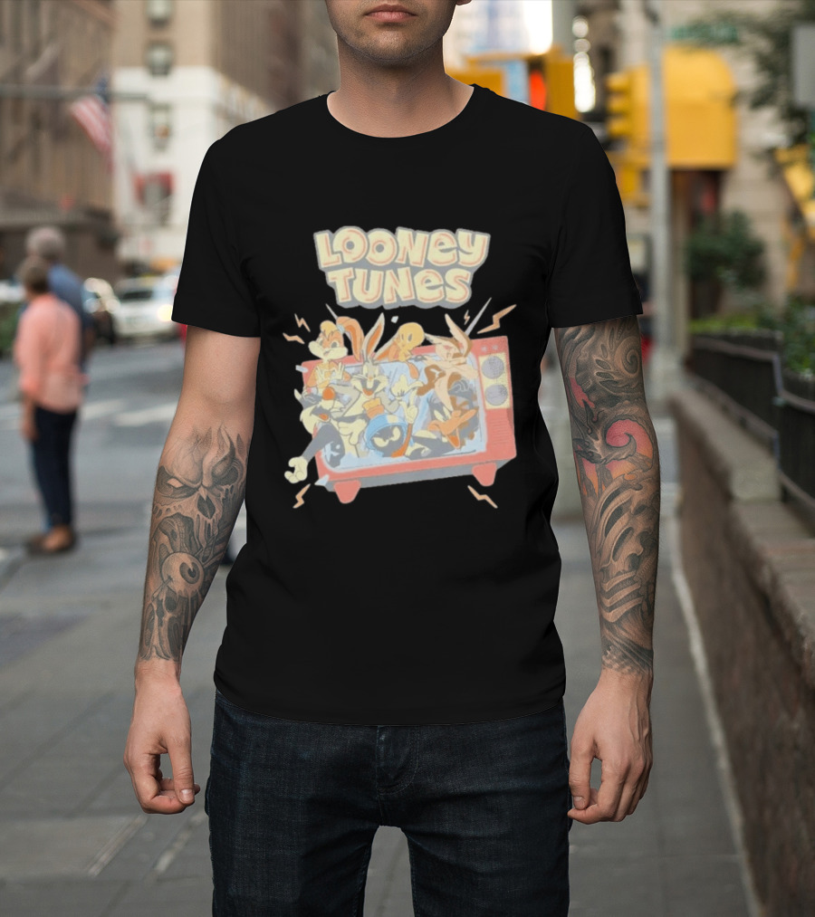 Wbs Shop Looney Tunes Characters In A Retro TV Display T-Shirt