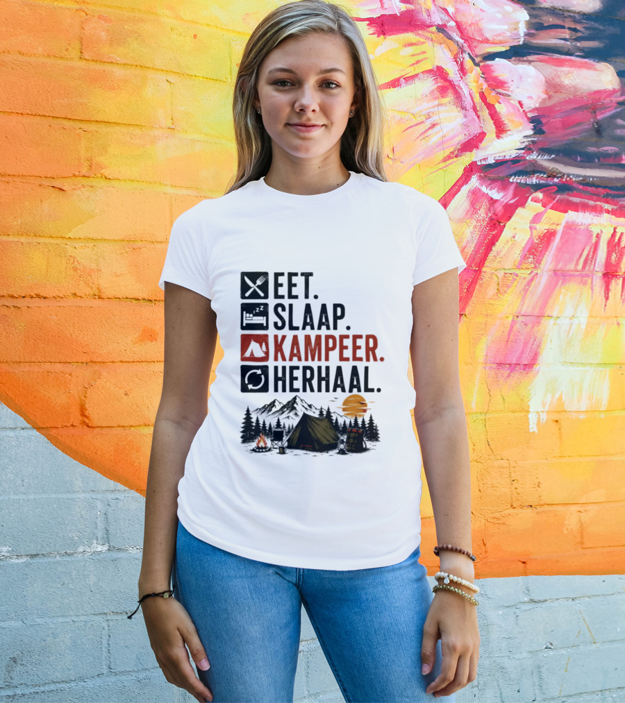 Eet Slaap Kampeer Herhaal Camping Tent Mountains Campfire Sunset T-Shirt