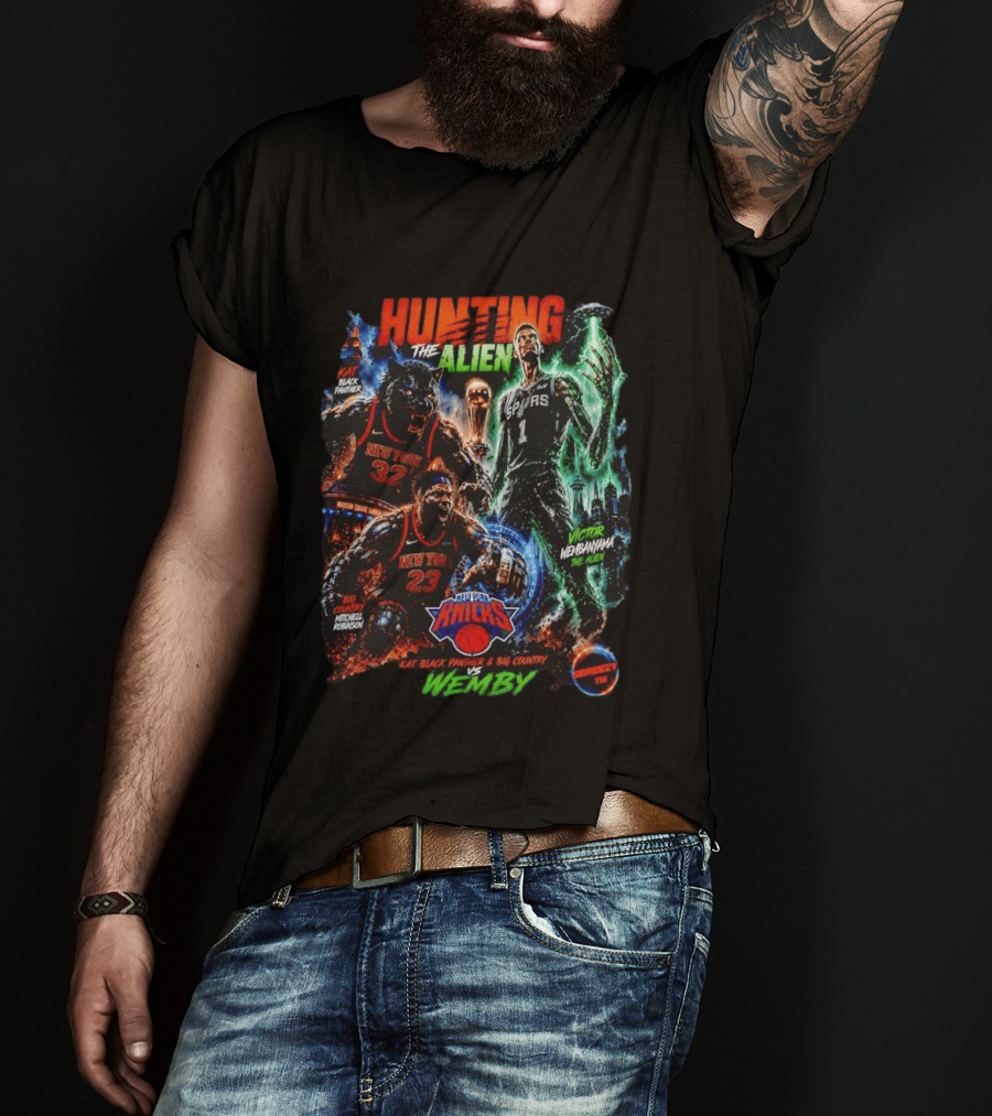 Hunting The Alien KAT Black Panther New York Knicks Mitchell Robinson Vs Wemby Victor Wembanyama T-Shirt