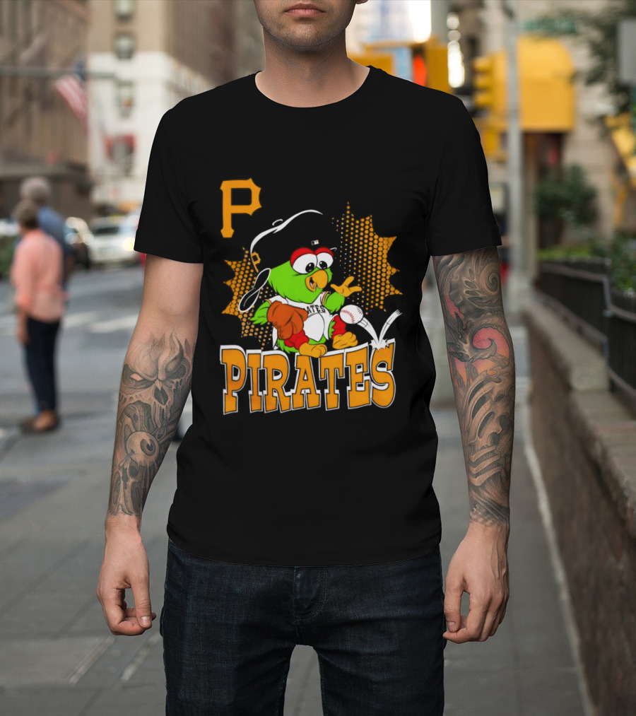 P Pittsburgh Pirates MLB Team Parrot Baseball T-Shirt