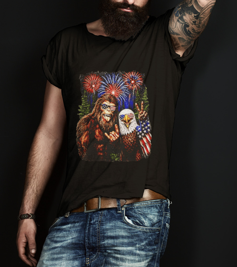 Bigfoot Bald Eagle 4th Of July Fireworks Celebration With American Flag Sunglasses T-Shirt