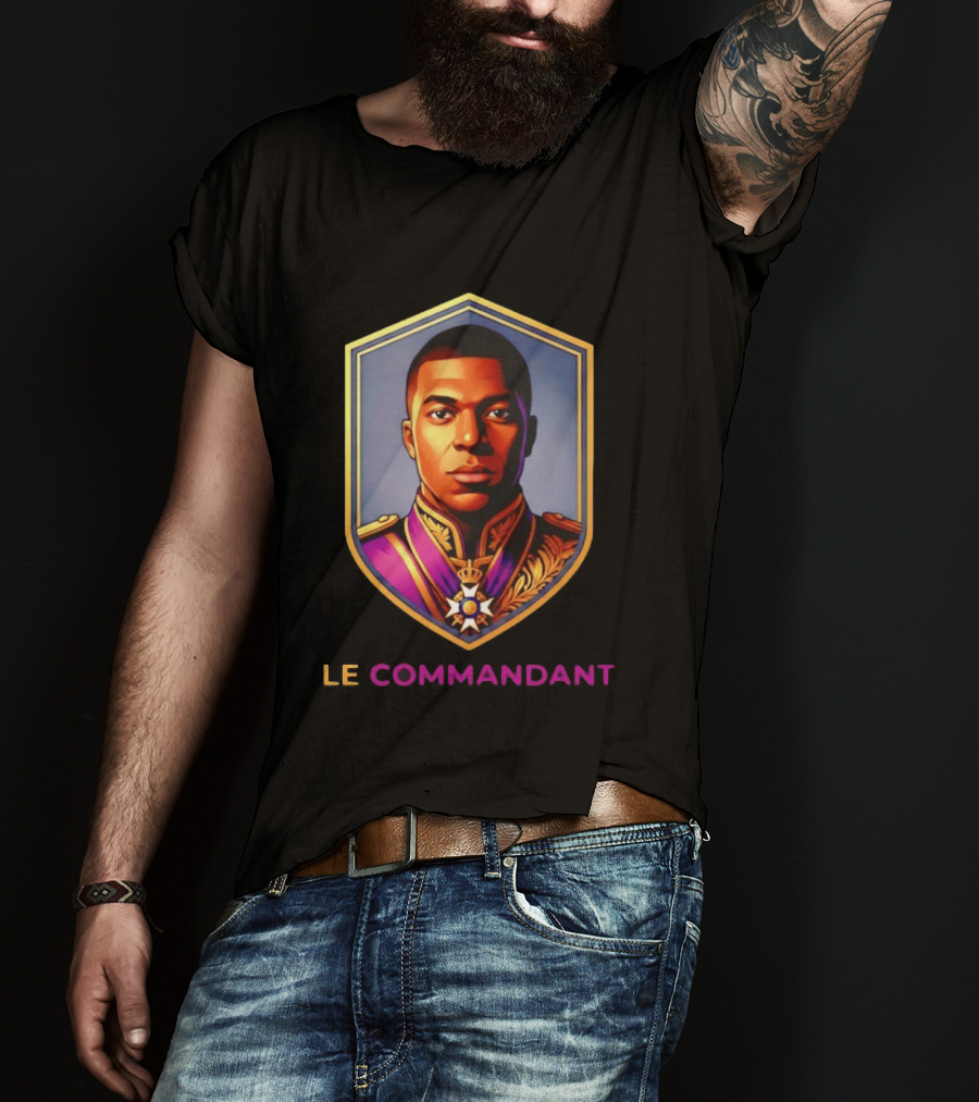 Kylian Mbappe Le Commandant Badge Paris Saint Germain T-Shirt