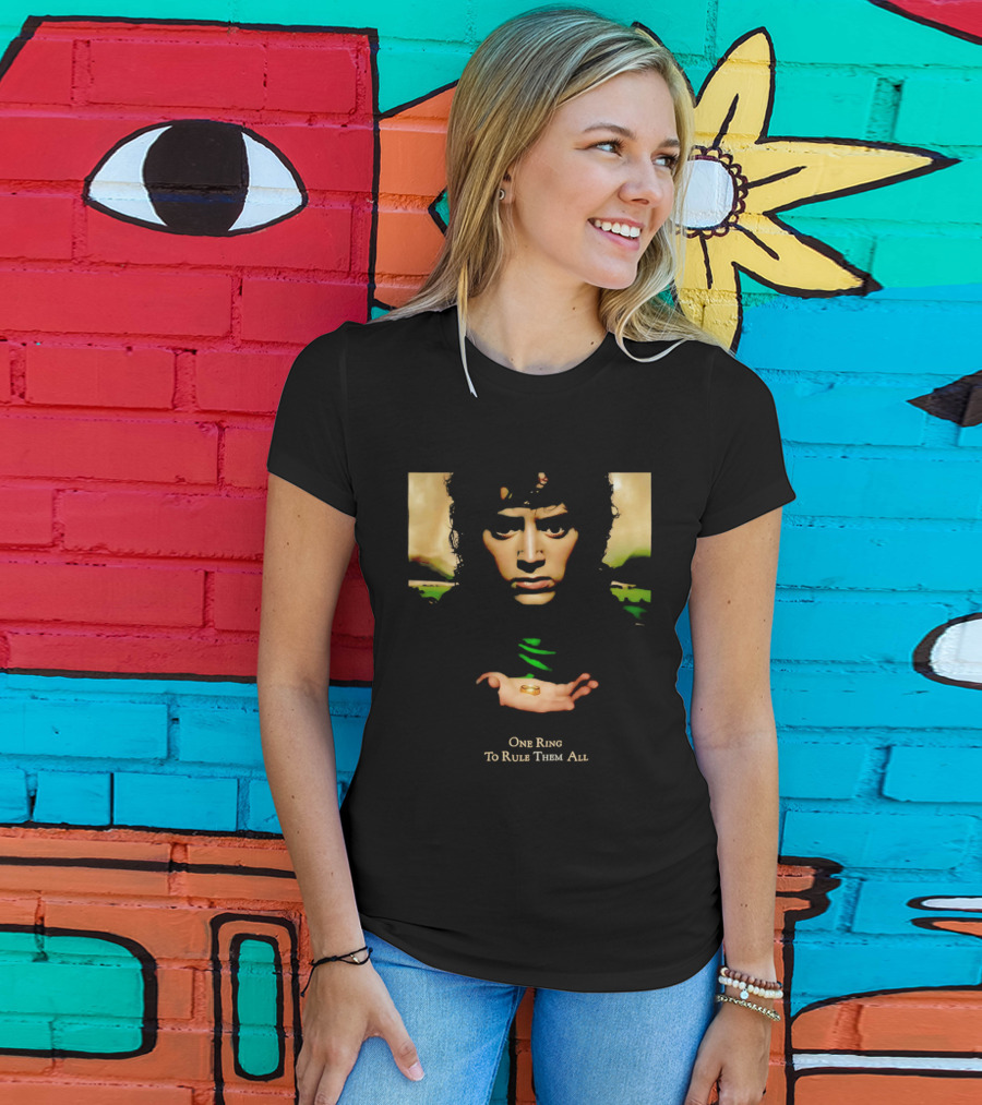 Elijah Wood One Ring To Rule Them All Lord Of The Rings Face Hands Gold Band T-Shirt