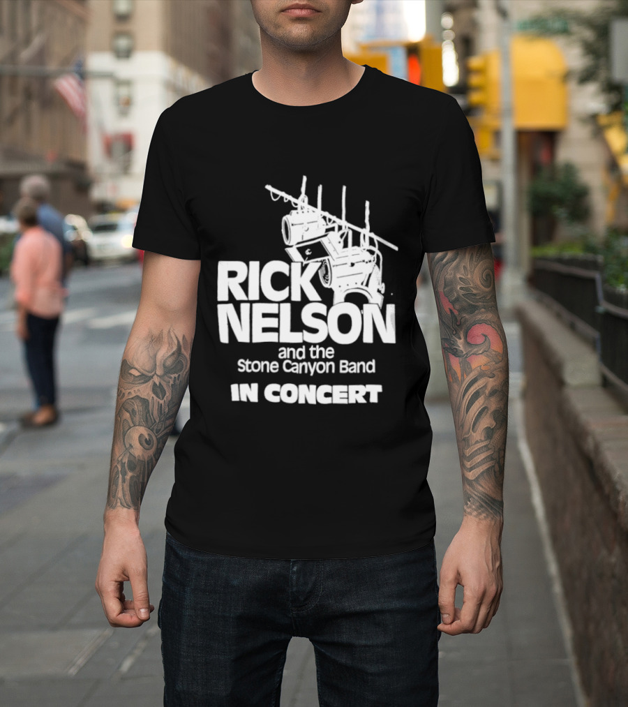 Rick Nelson And The Stone Canyon Band In Concert Trắng Trên Nền đen Dàn đèn Sân Khấu T-Shirt