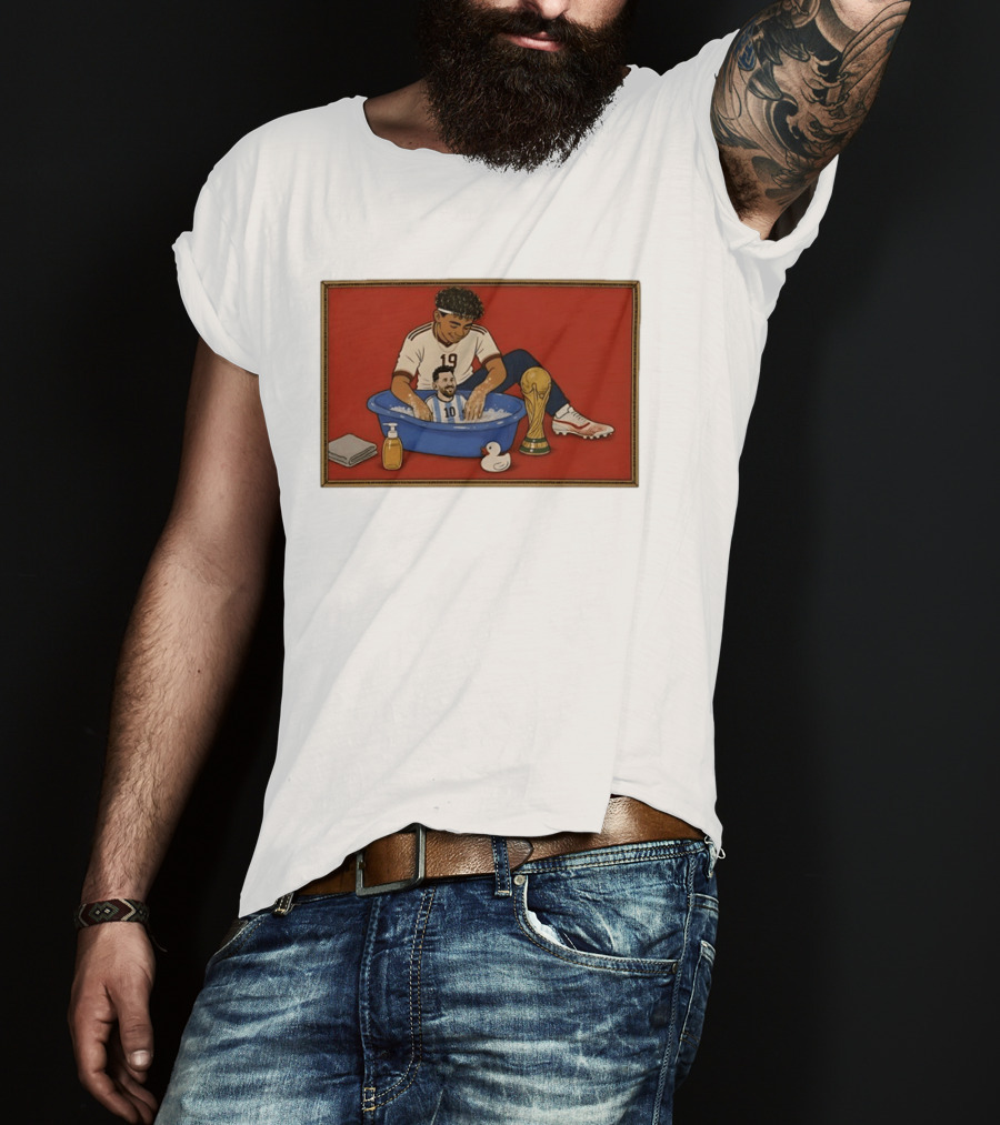 Yamal 19 Bathing Messi In Bathtub With World Cup Trophy T-Shirt