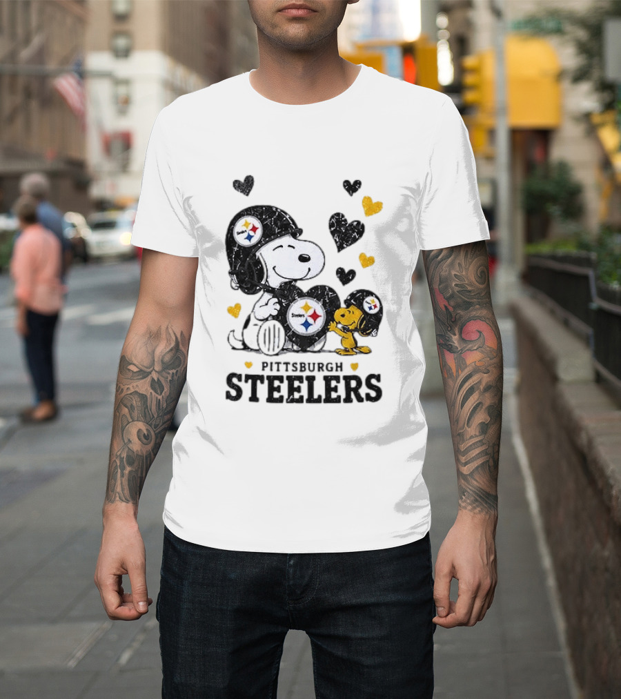 Pittsburgh Steelers Peanuts Snoopy Woodstock Hearts NFL Fan T-Shirt