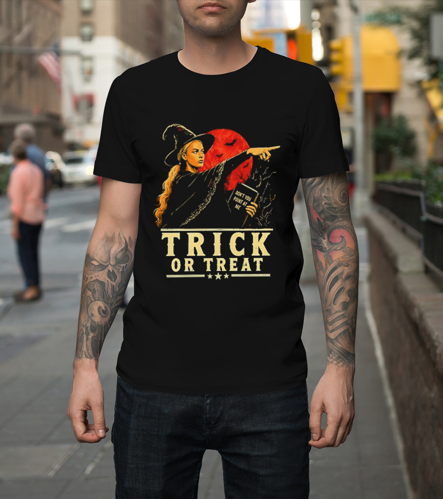 Witch Pointing Trick Or Treat Halloween 2026 T-Shirt