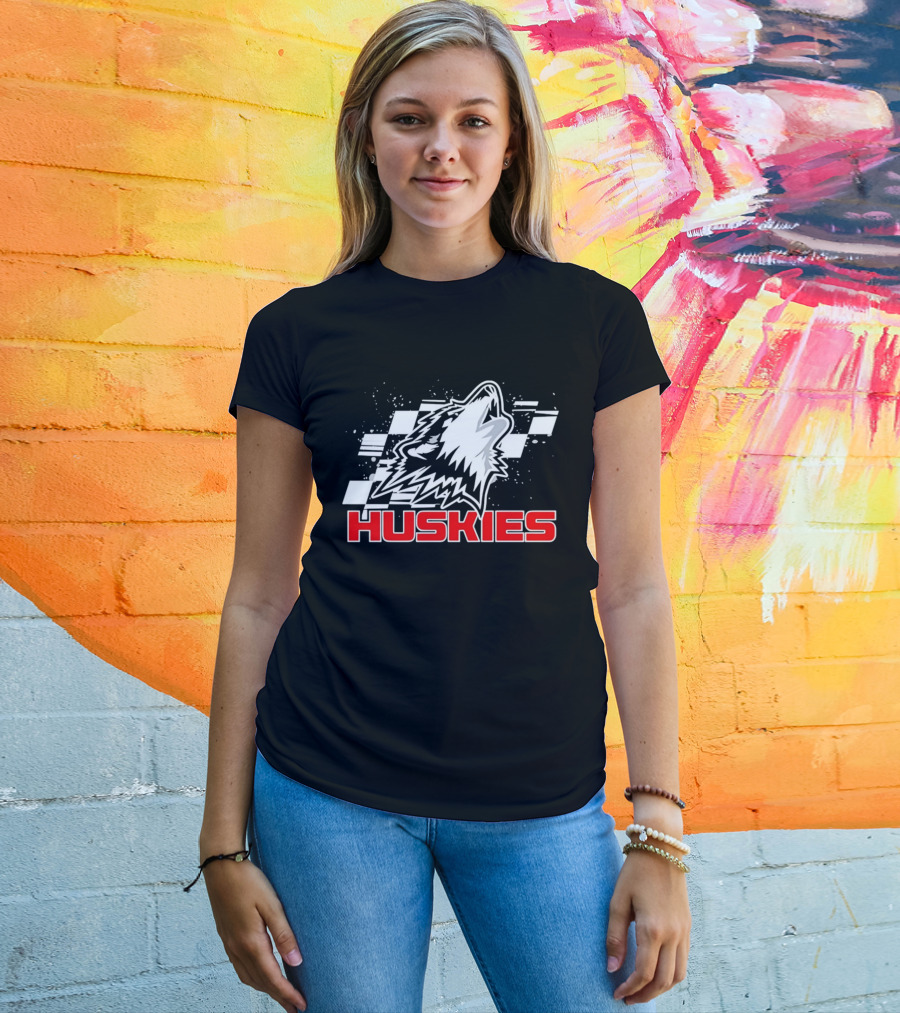 Huskies Howling Checkered Racing Flag T-Shirt