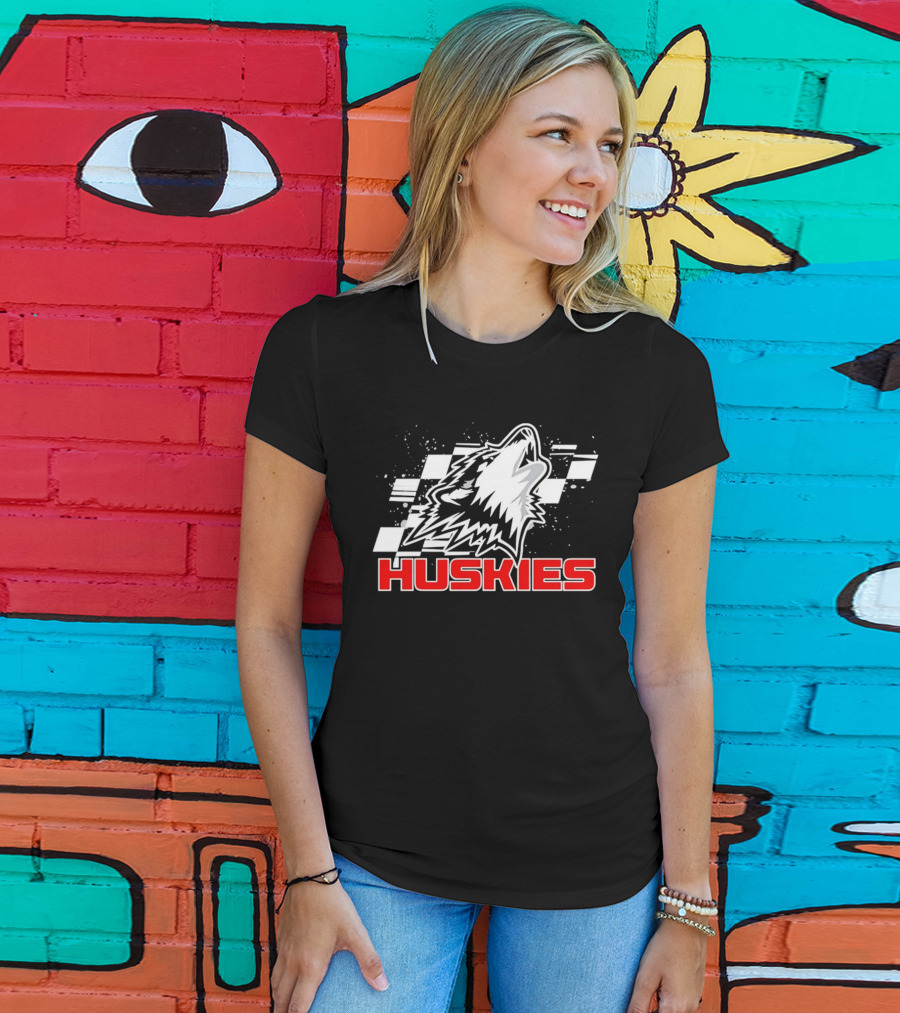 Huskies Howling Checkered Racing Flag T-Shirt