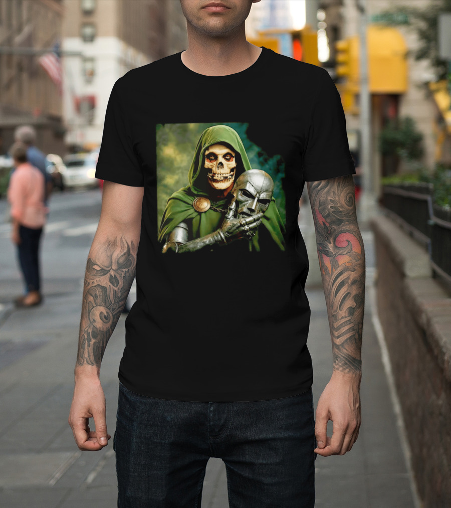 Doctor Doom Skull Face Holding Mask Supervillain Marvel T-Shirt