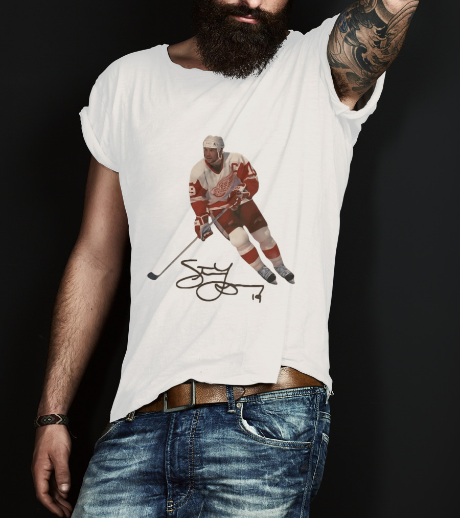 Steve Yzerman Detroit Red Wings Captain 19 Hockey Legend T-Shirt