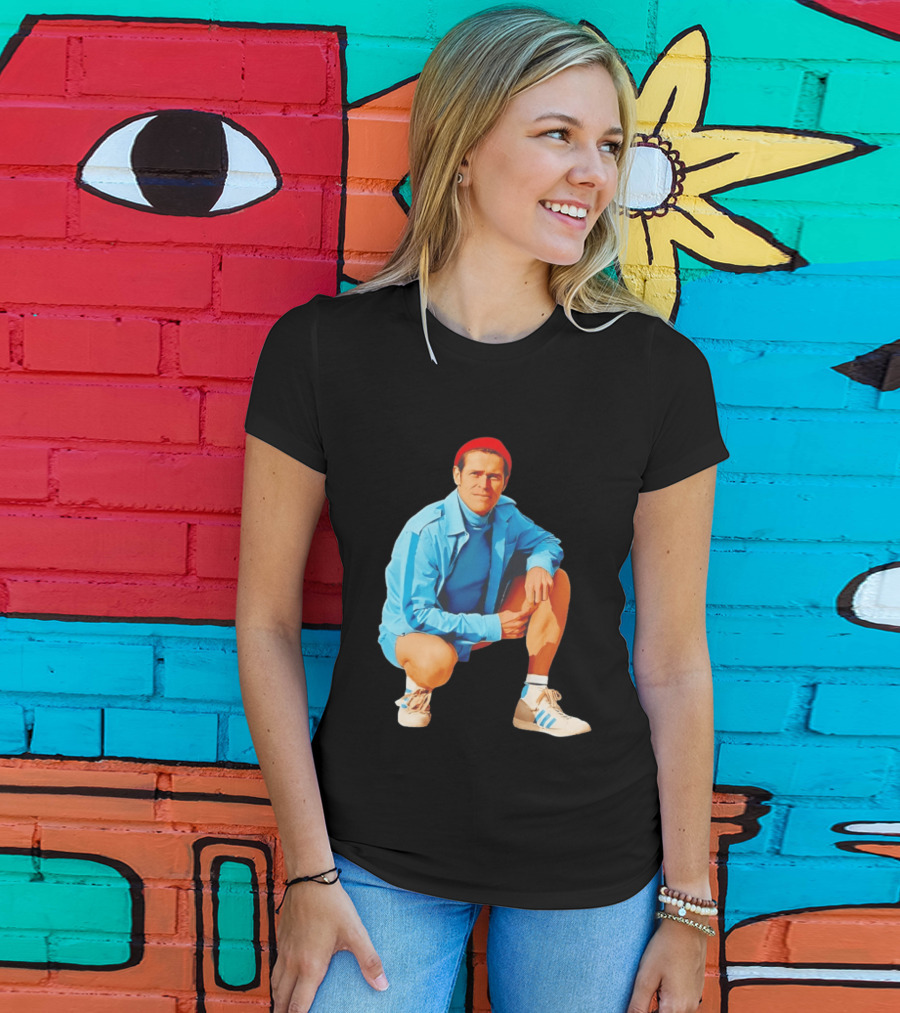 Willem Dafoe Meme Red Beanie Blue Tracksuit Squatting Pose T-Shirt