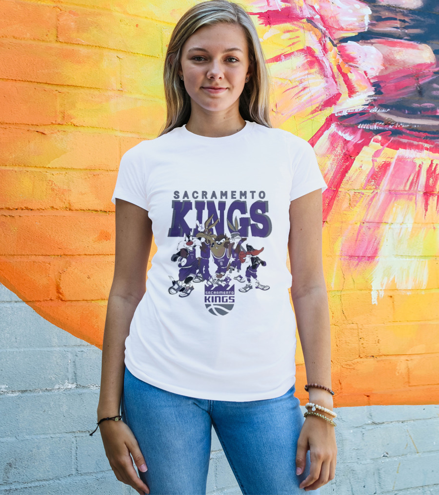 Sacramento Kings Looney Tunes Characters NBA Basketball Team T-Shirt