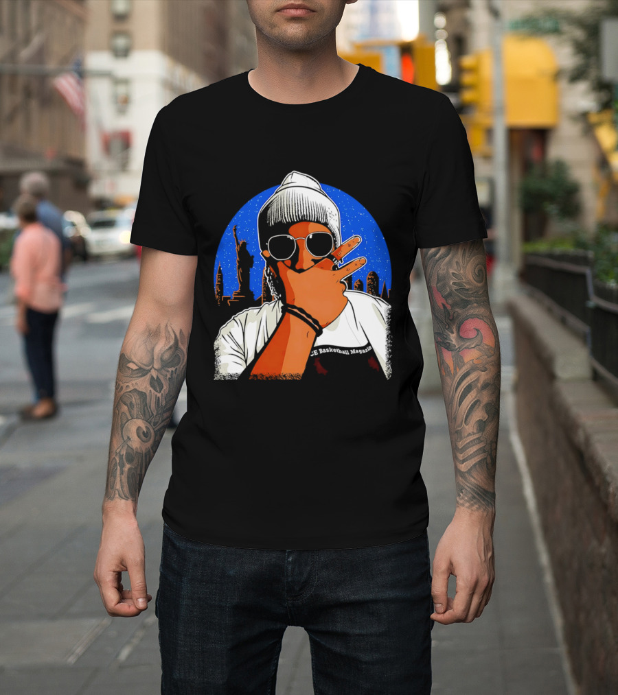 CE Basketball Magazin NYC Skyline Statue Of Liberty Statue Peace Sign T-Shirt