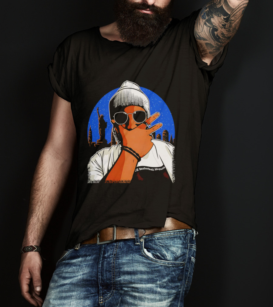 CE Basketball Magazin NYC Skyline Statue Of Liberty Statue Peace Sign T-Shirt
