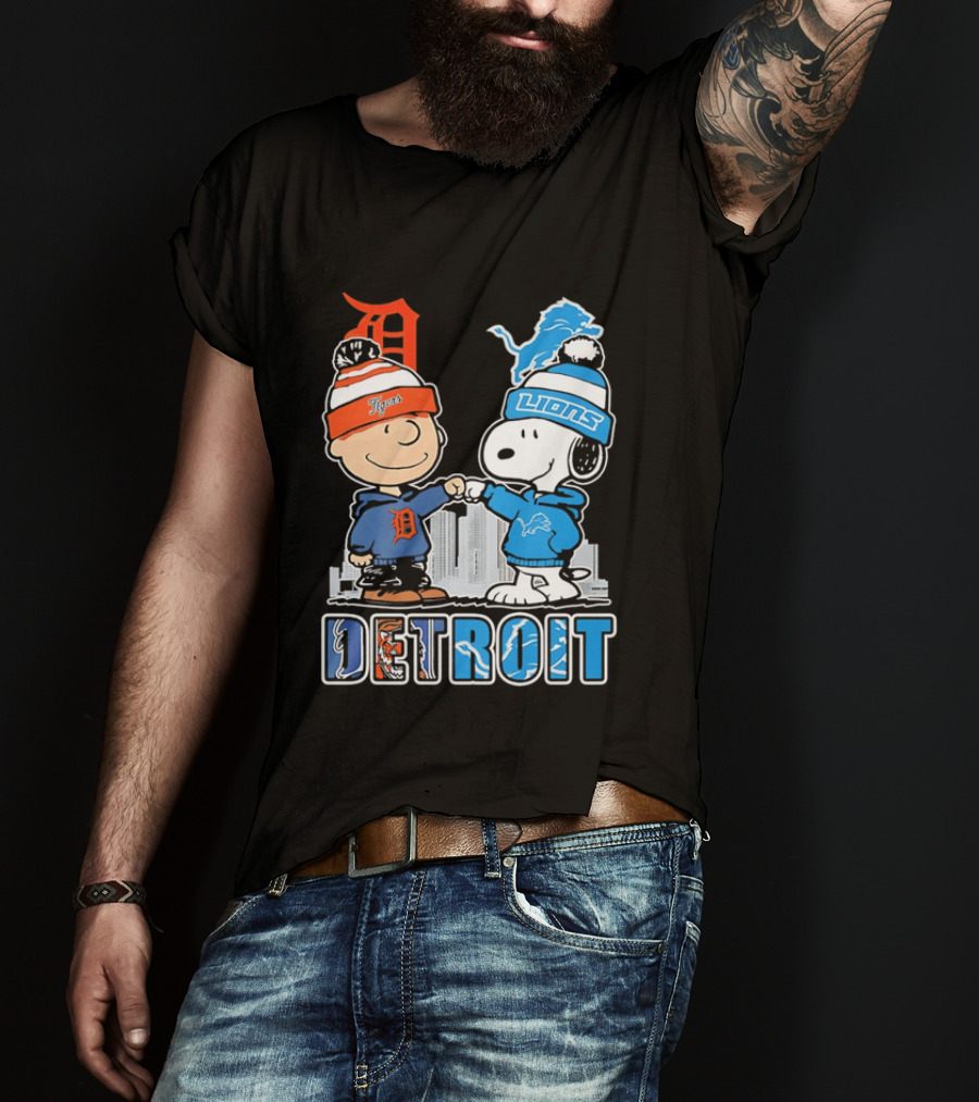 Charlie Brown Snoopy Detroit Tigers Lions Fist Bump Peanuts T-Shirt
