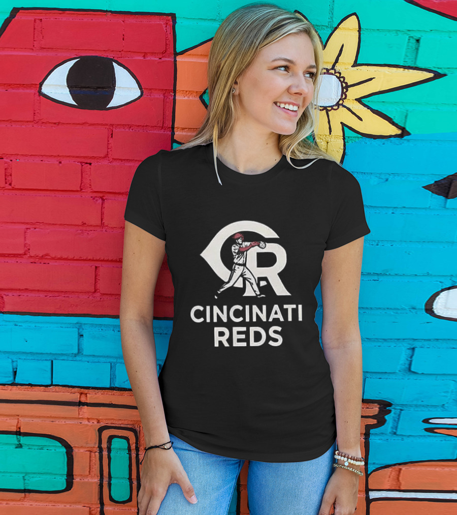 Cincinnati Reds Skull Crossing Bats Baseball Logo Sports Fan T-Shirt