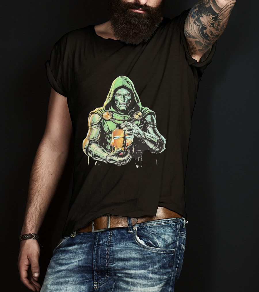 Doctor Doom Marvel Holding Broken Iron Man Mask Iconic Showdown T-Shirt