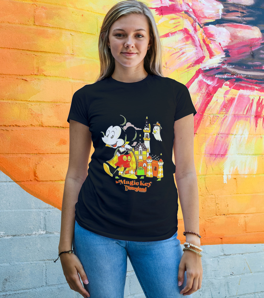 Mickey Mouse Magic Key Disneyland Resort Halloween Castle Ghost T-Shirt
