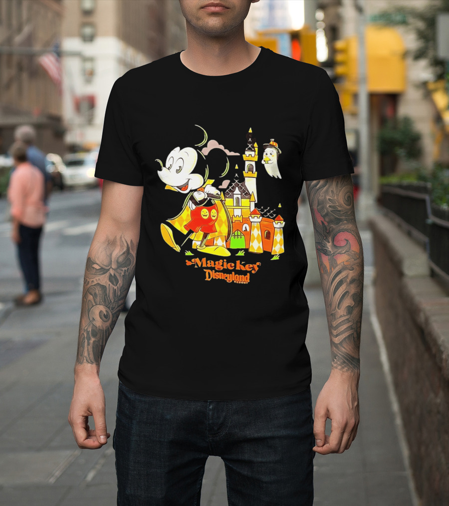 Mickey Mouse Magic Key Disneyland Resort Halloween Castle Ghost T-Shirt