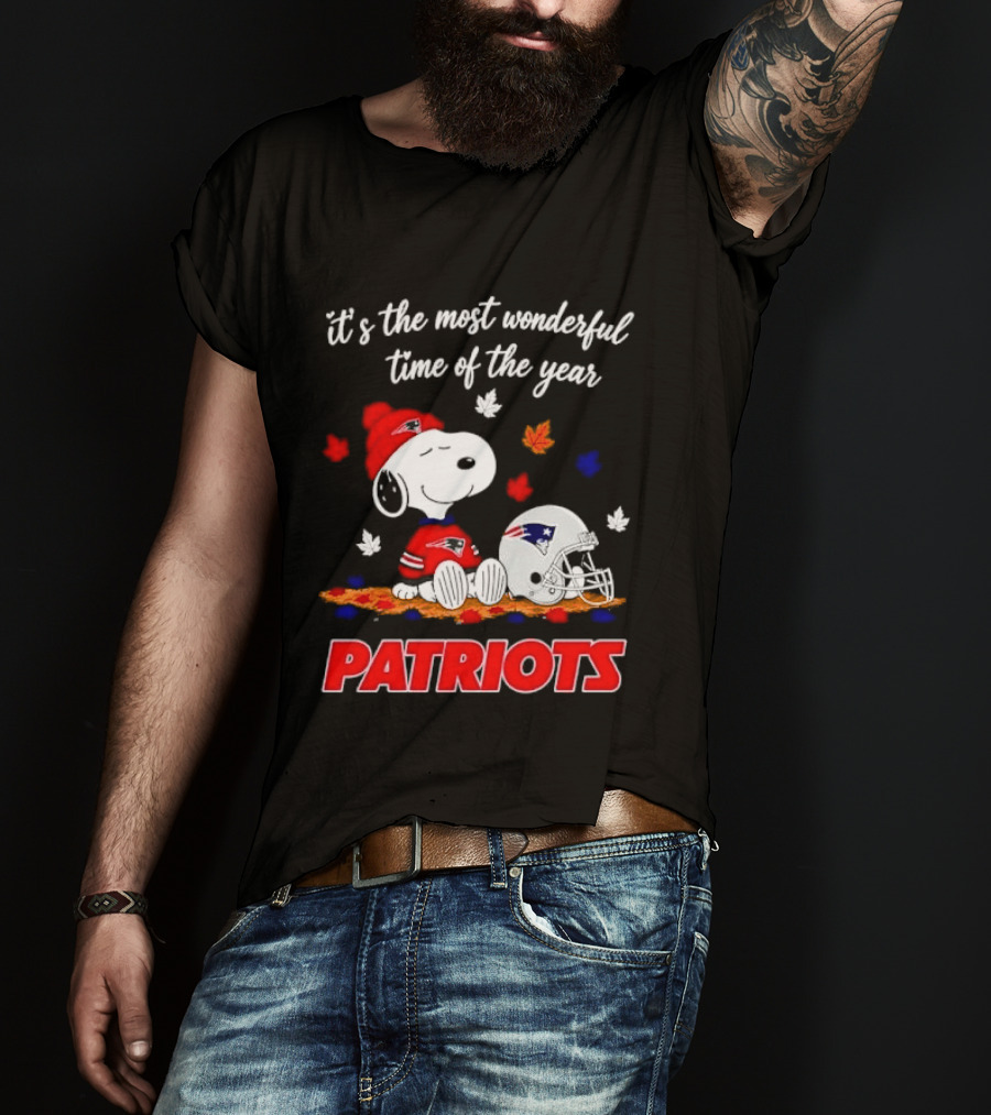 New England Patriots Snoopy It's The Most Wonderful Time Of The Year Autumn Leaves T-Shirt