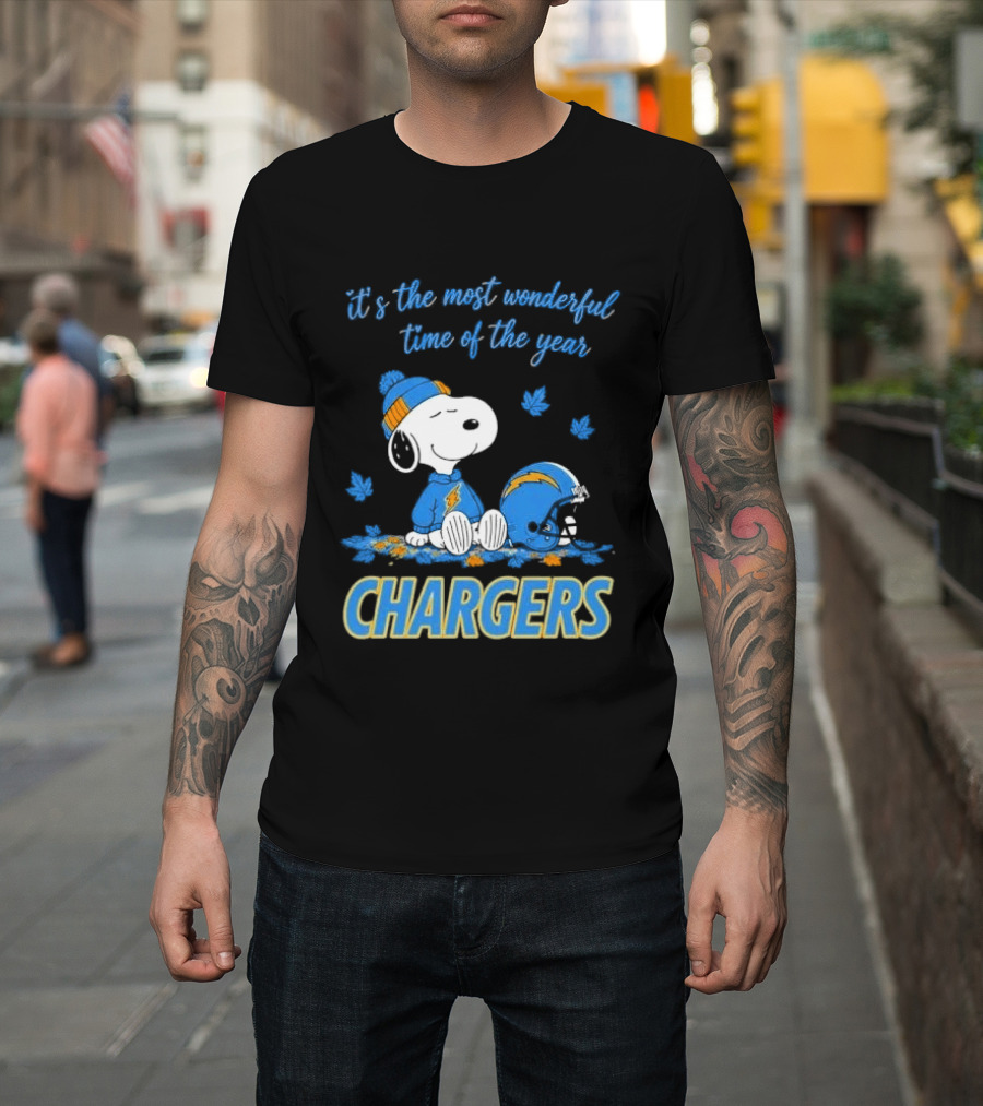 It's The Most Wonderful Time Of The Year Los Angeles Chargers Snoopy Sitting Helmet Falling Leaves T-Shirt