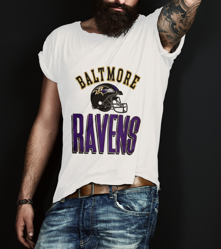 Baltimore Ravens Everyone Es Women's Sports Ravens Helmet T-Shirt