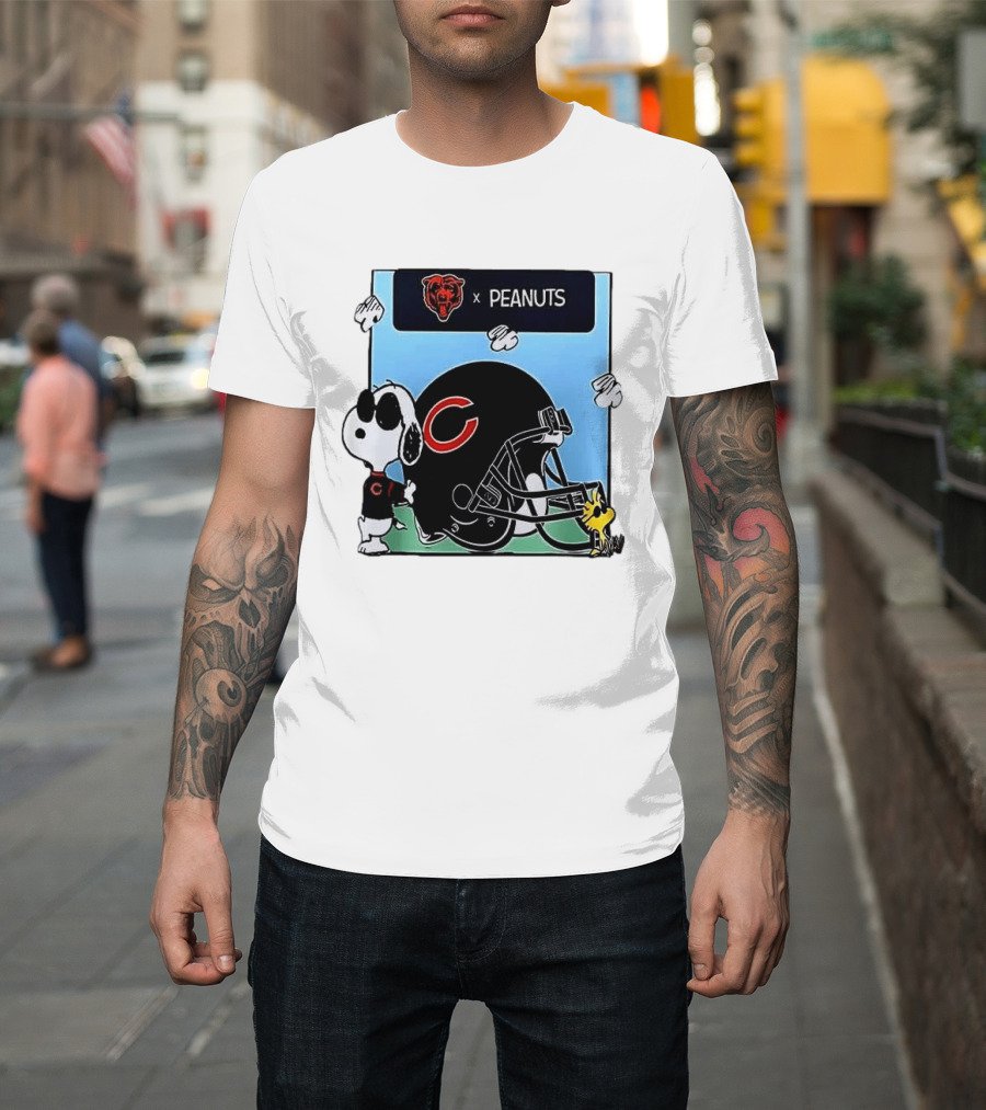 Chicago Bears X Peanuts Snoopy Woodstock Football Collaboration T-Shirt