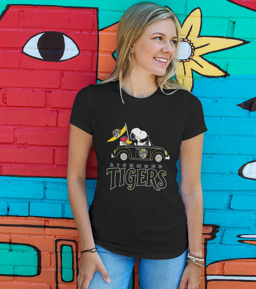 Richmond Tigers Snoopy Woodstock Driving Beetle Car T-Shirt