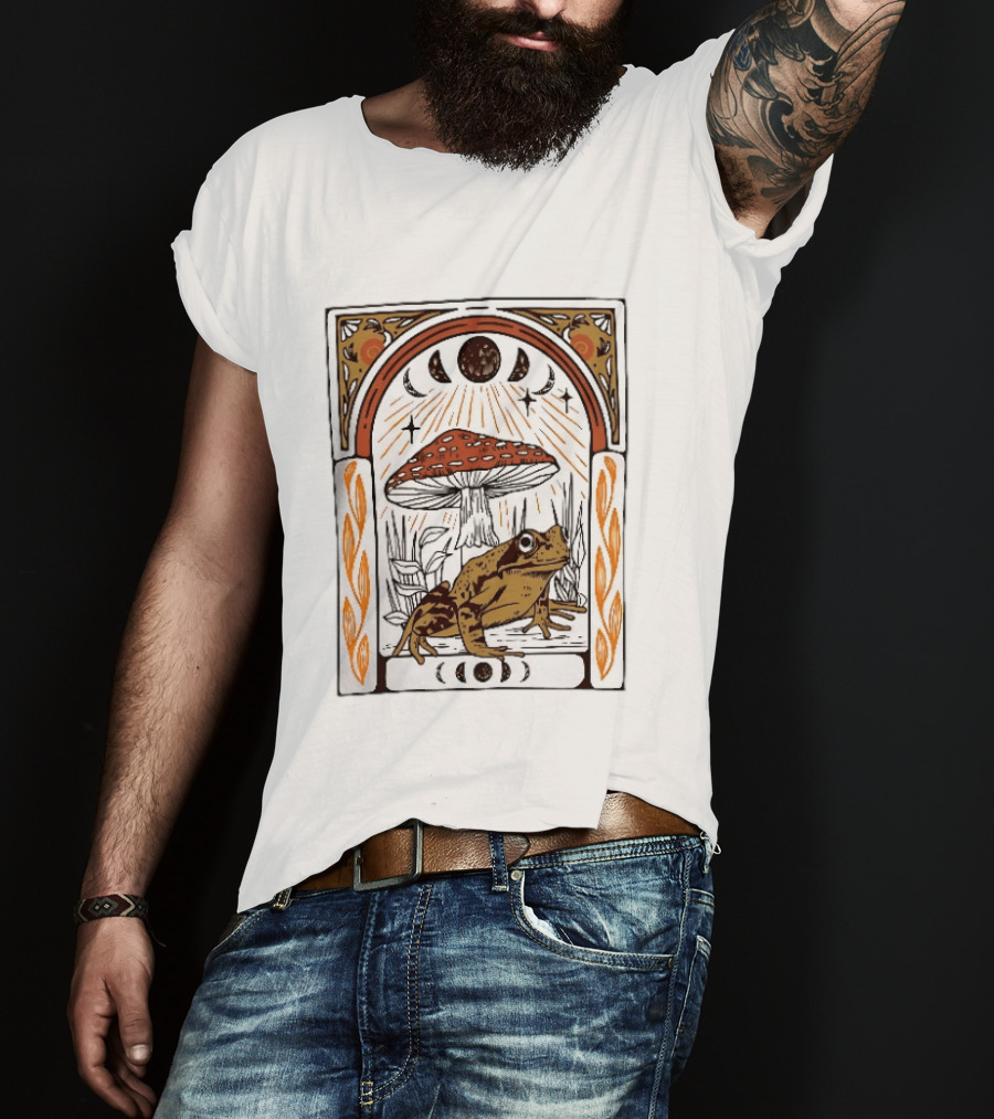 Toad With Amanita Mushroom And Celestial Moon Phases Tarot Aesthetic T-Shirt