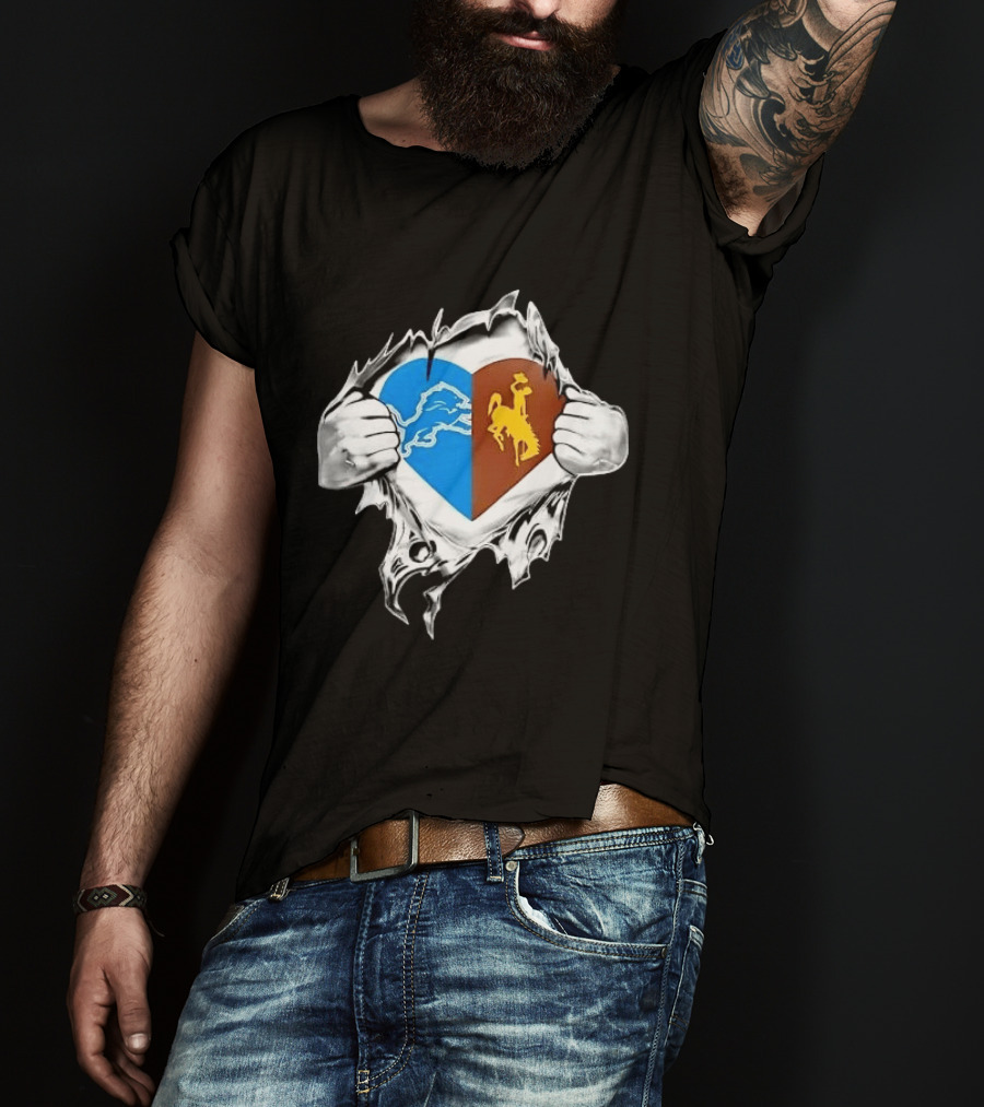 Detroit Lions Wyoming Cowboys Heart Ripped Skin T-Shirt