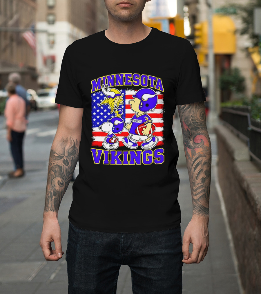 Minnesota Vikings Snoopy Woodstock American Flag Football 2026 T-Shirt