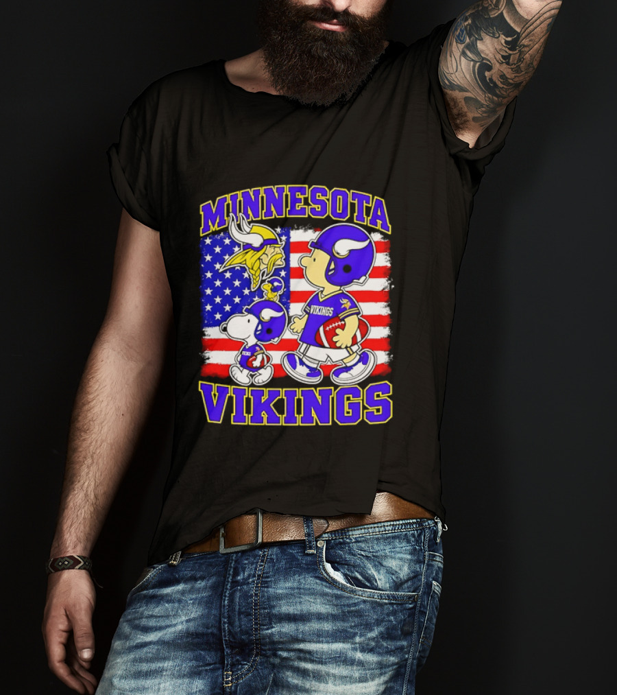 Minnesota Vikings Snoopy Woodstock American Flag Football 2026 T-Shirt