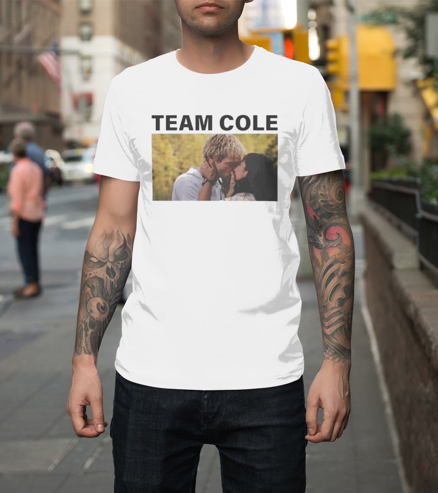 Team Cole Romantic Kiss Scene T-Shirt
