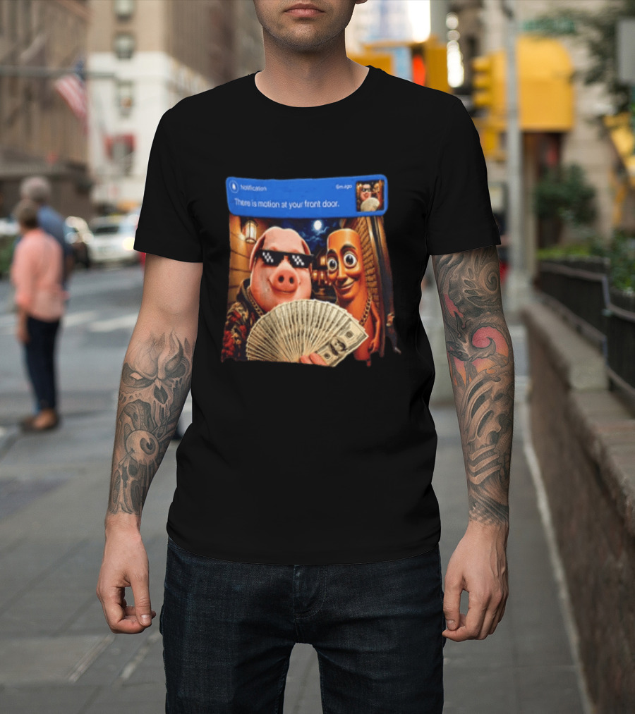 Notification Meme Pig And Wooden Man With Money Motion Alert T-Shirt