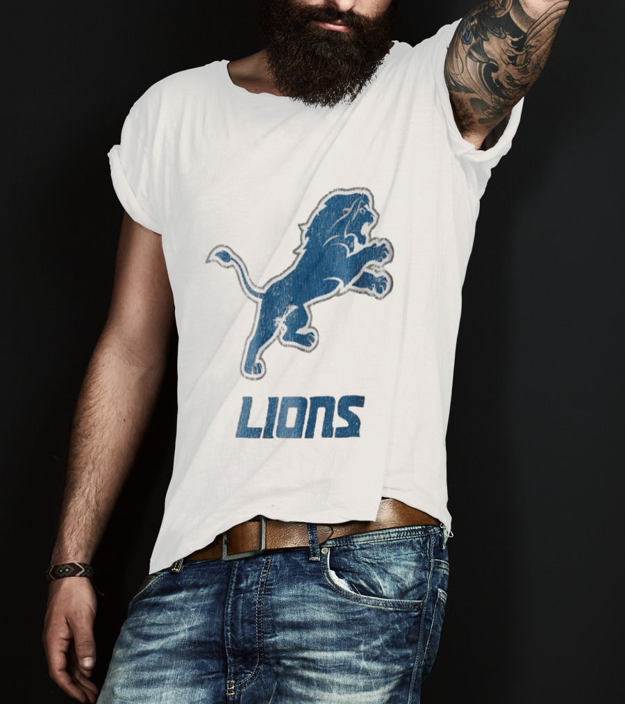 Detroit Lions Distressed Blue Leaping Lion Vintage Team Spirit T-Shirt