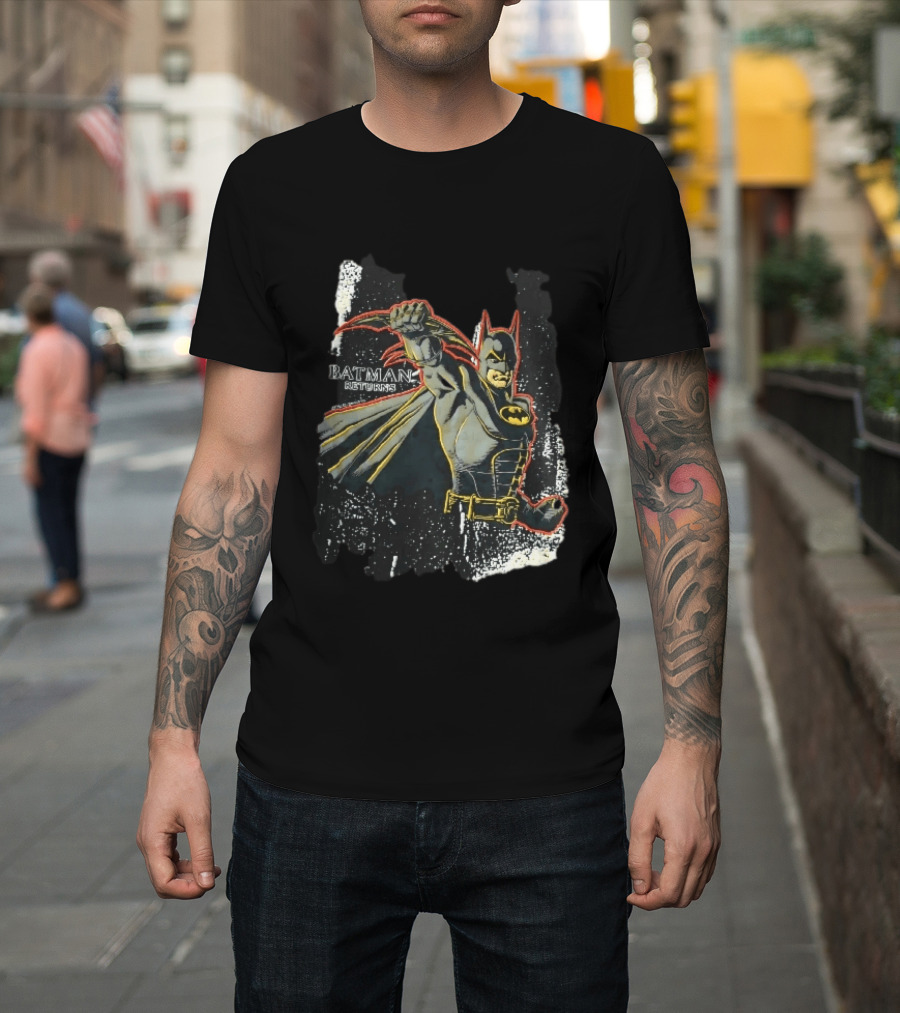 DC Comics Batman Returns 1992 Masked Superhero Holding Batarang Distressed Batman T-Shirt