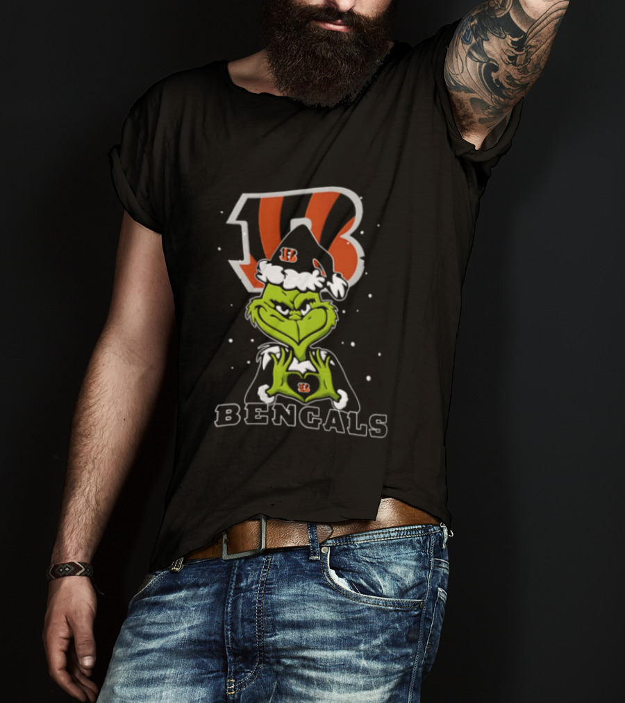 Cincinnati Bengals Grinch Making Heart Hands Christmas T-Shirt