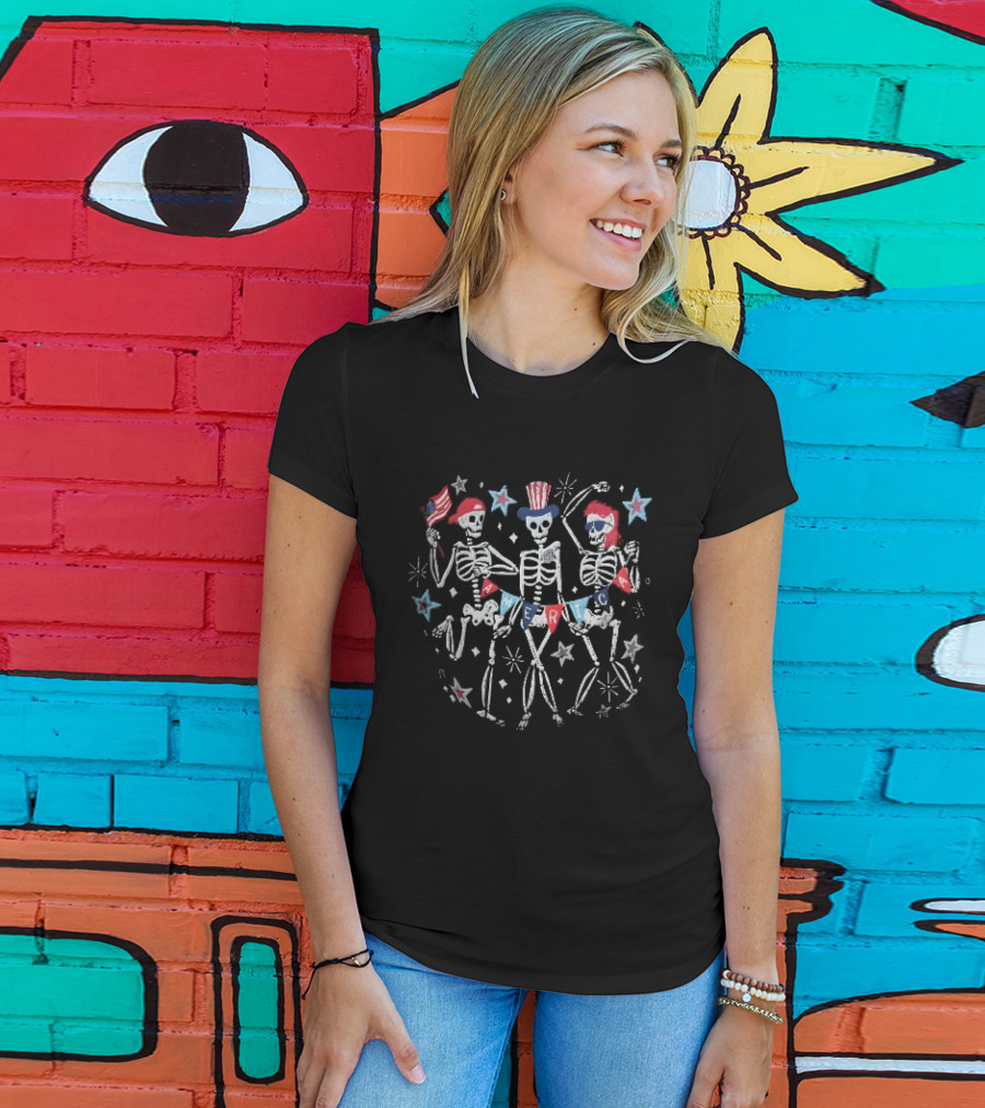 America USA Three Dancing Skeletons Patriotic Uncle Sam Hat Independence Bunting Stars T-Shirt