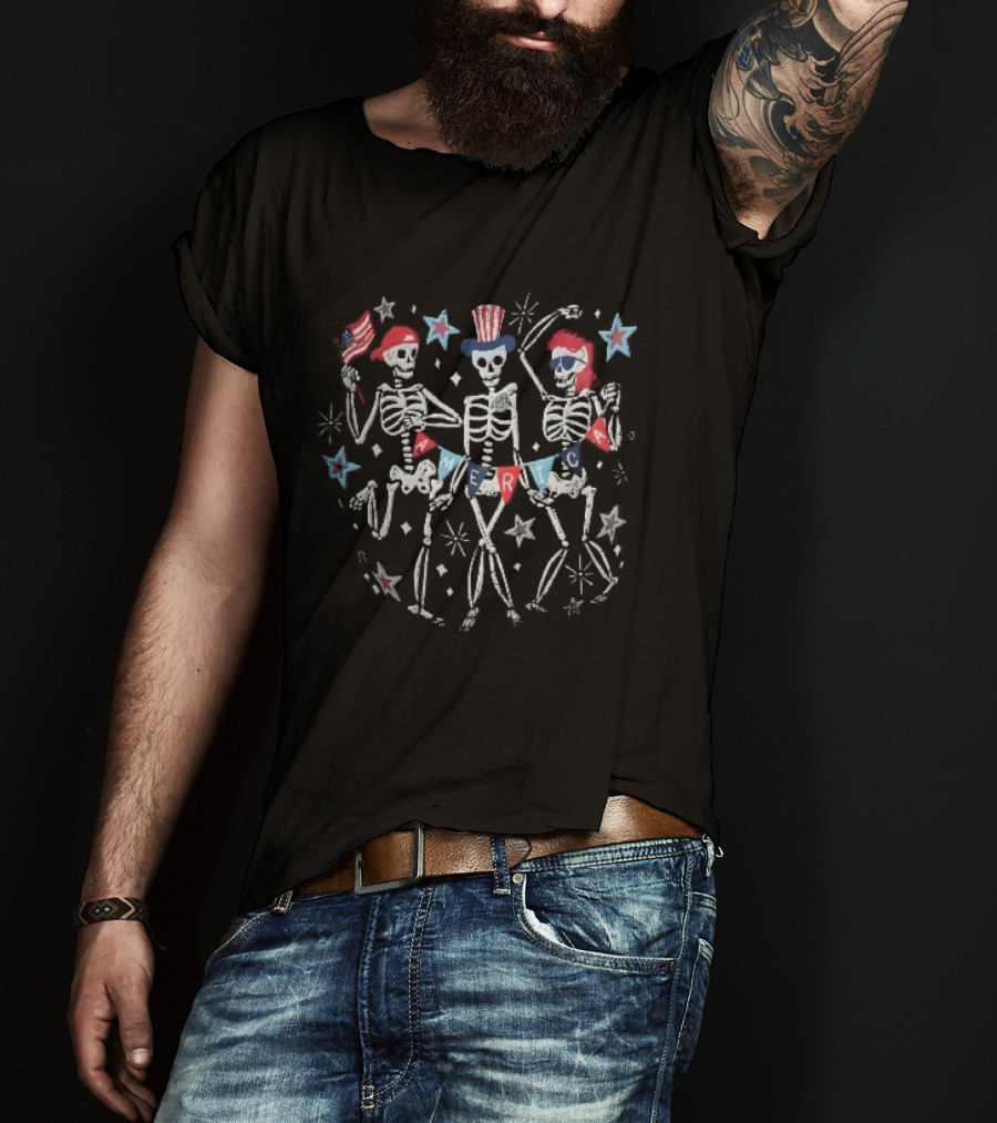 America USA Three Dancing Skeletons Patriotic Uncle Sam Hat Independence Bunting Stars T-Shirt