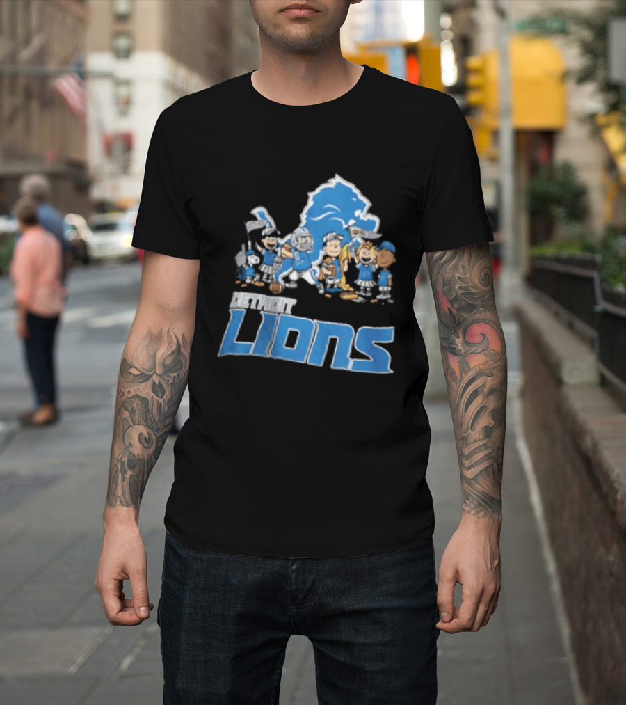 Detroit Lions Charlie Brown Lucy Van Pelt Snoopy Cartoon Football Team T-Shirt