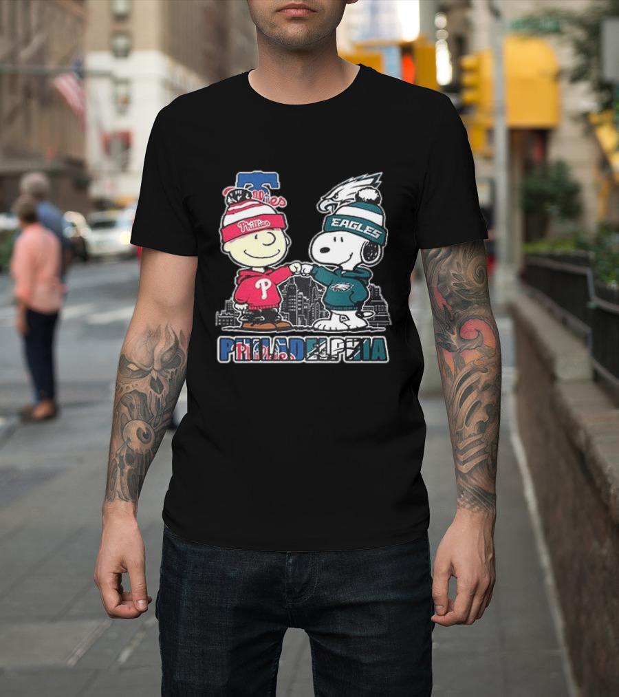 Phillies Eagles Fans Snoopy Philadelphia Collaboration T-Shirt